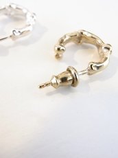 画像2: TAKAHIROMIYASHITATheSoloist / ソロイスト bone shaped earring. (2)