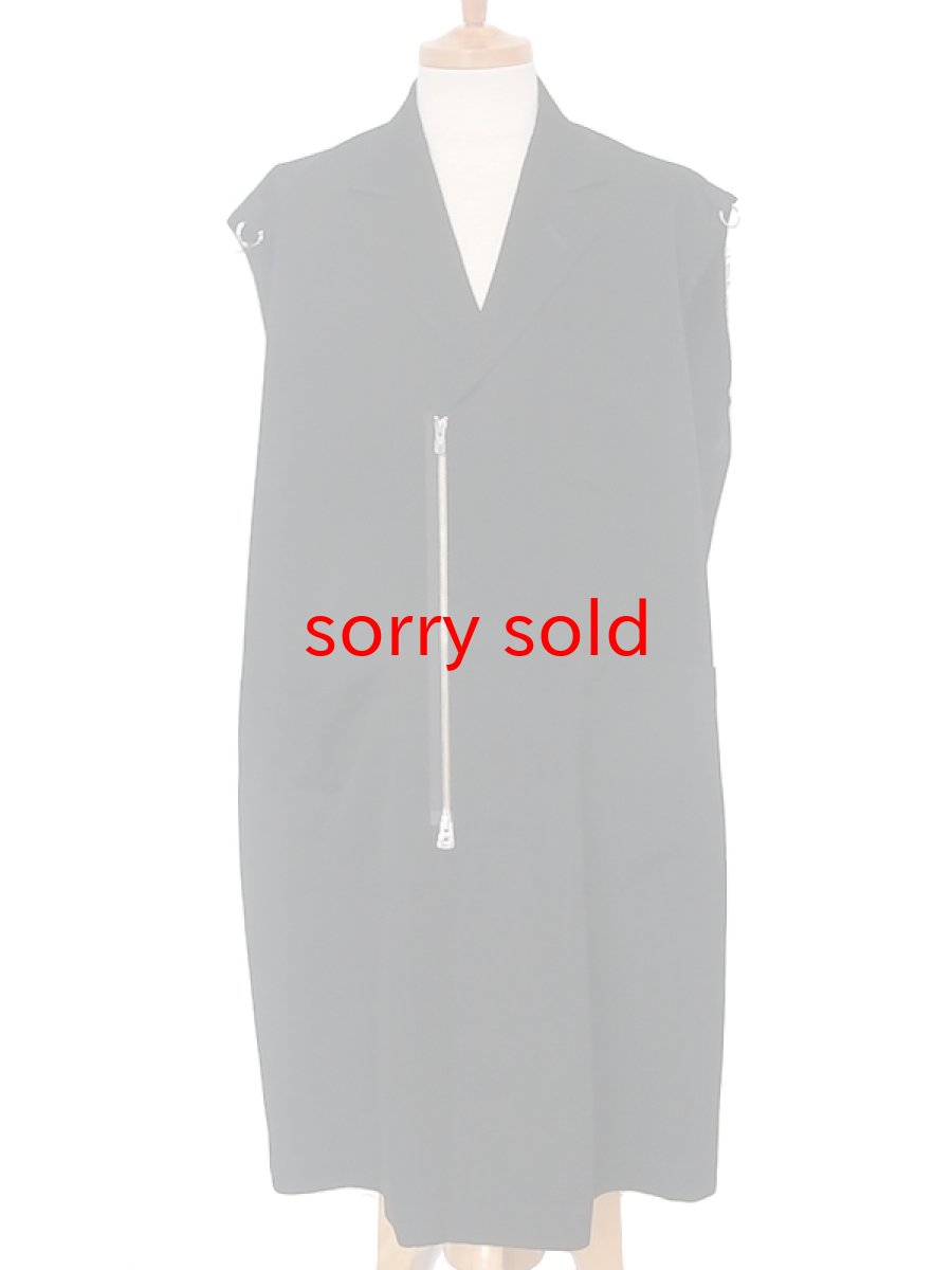 画像1: TAKAHIROMIYASHITATheSoloist / ソロイスト sleeveless notched lapel doctor jacket. (1)